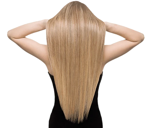 Femme avec une chevelure améliorée et éclatante